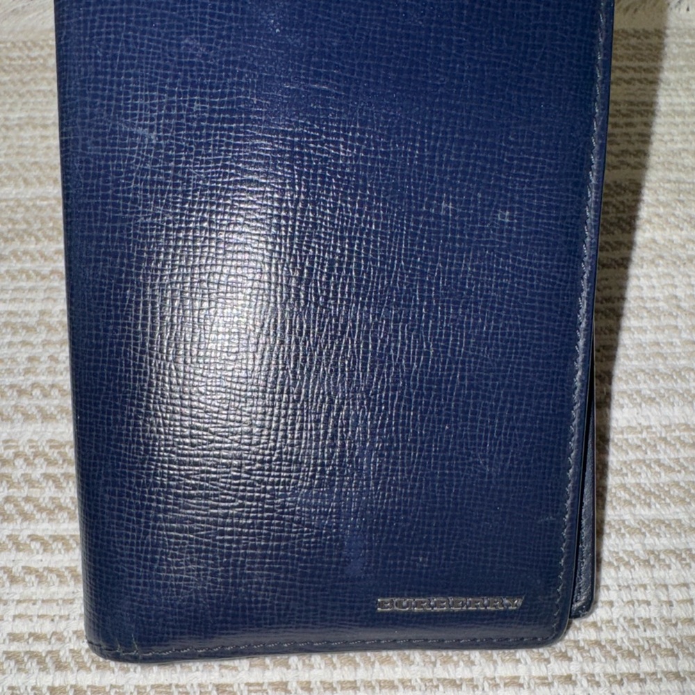 Burberry Leather Unisex Wallet - Picture 3 of 5